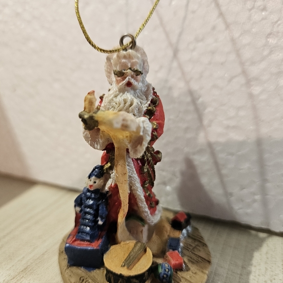 Polystone Santa Ornament - Picture 6 of 8